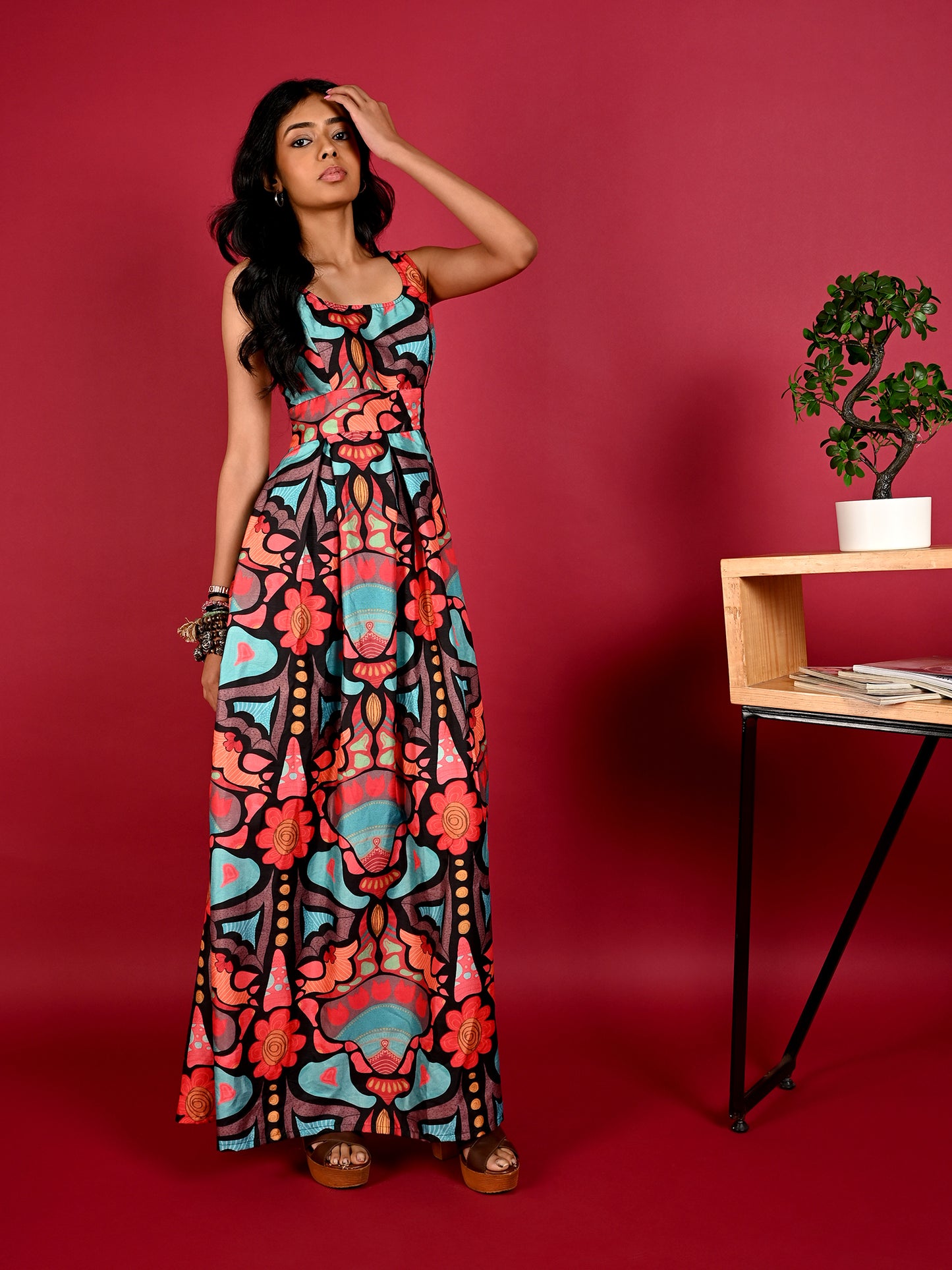 Chic Sleeveless Dress - Amore