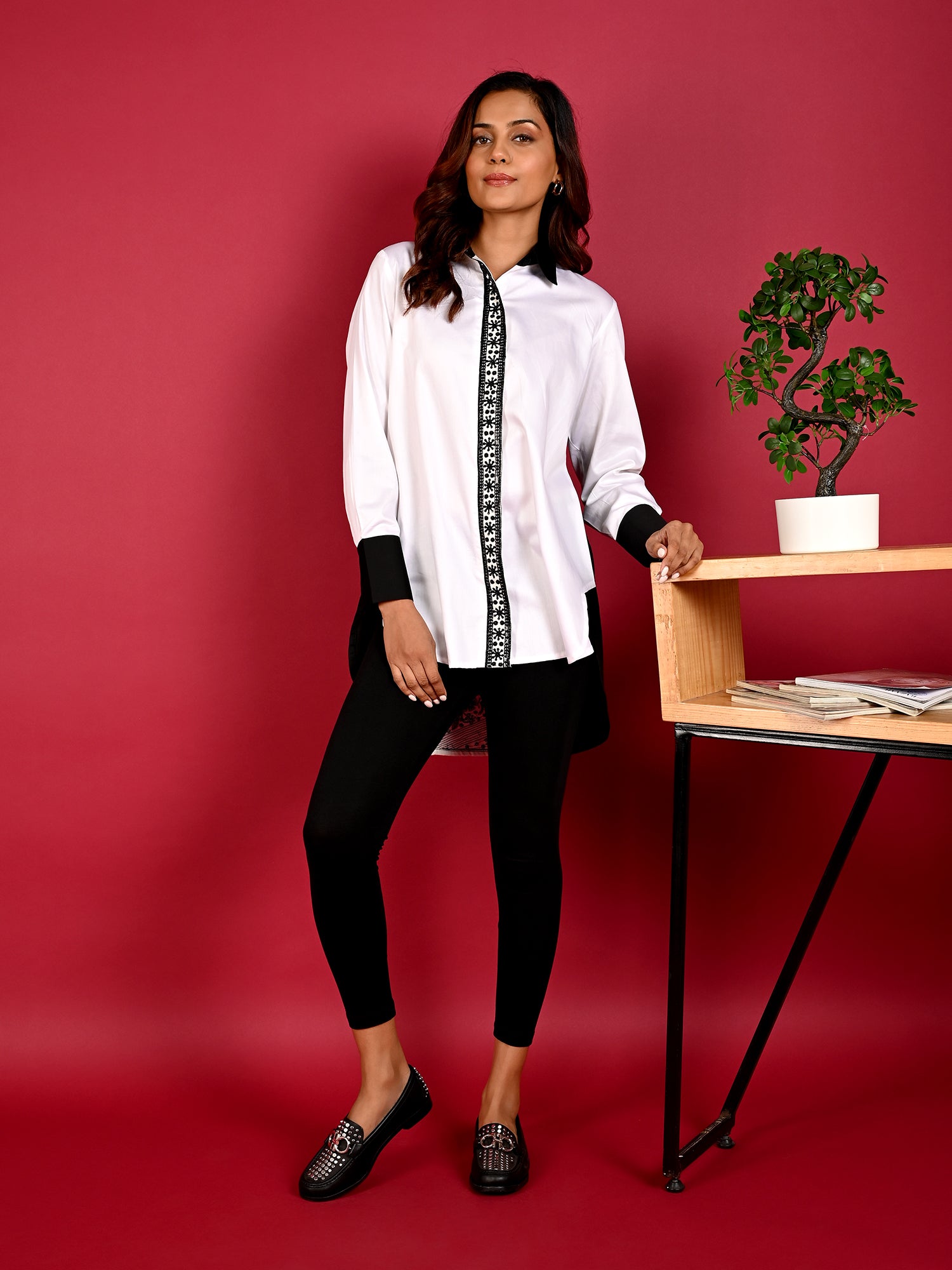 Black & White Chic Long Top - Amore